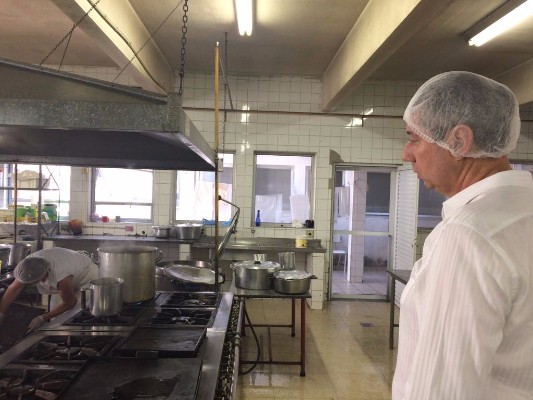 20171114_Rezende vistoriou cozinha do HM
